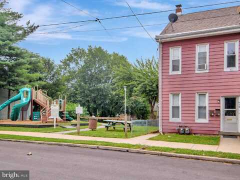 658 WALNUT STREET, POTTSTOWN, PA 19464