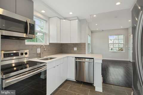 17 S 44TH STREET, PHILADELPHIA, PA 19104