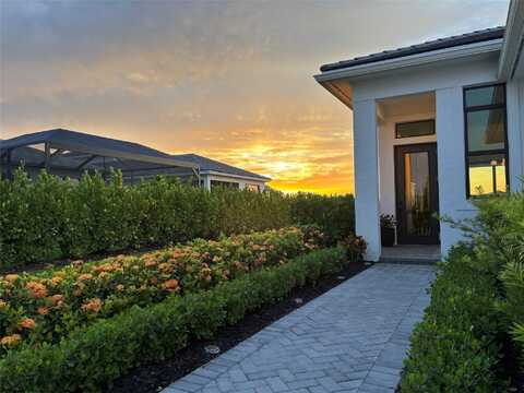 9012 SW Vetta Way, Port Saint Lucie, FL 34987