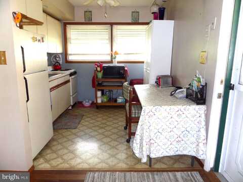 14 INLAND ROAD, LEVITTOWN, PA 19057
