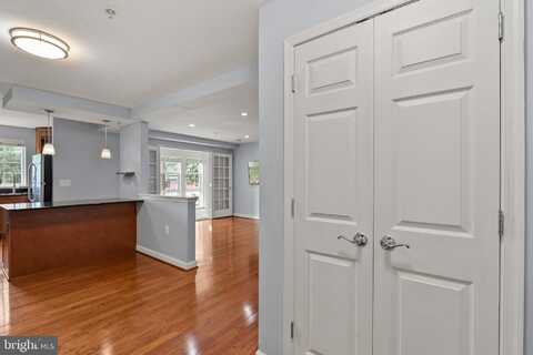 4165 S FOUR MILE RUN DRIVE, ARLINGTON, VA 22204