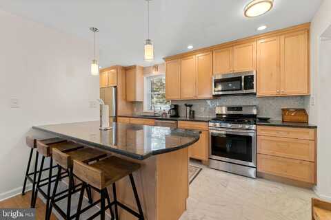 33 ANCELL STREET, ALEXANDRIA, VA 22305