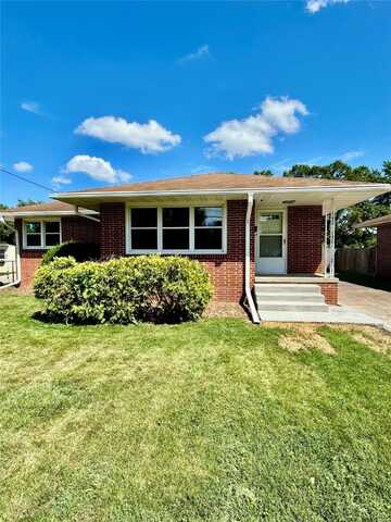 2327 Glenbrook Drive, Des Moines, IA 50316