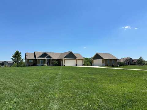 4726 Cherrywood Lane, Winterset, IA 50273