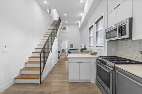 35 MANHATTAN AVE 4, Jersey City, Heights, NJ 07307