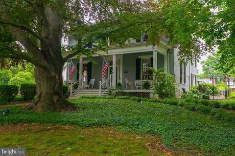 417 E WASHINGTON STREET, CHARLES TOWN, WV 25414