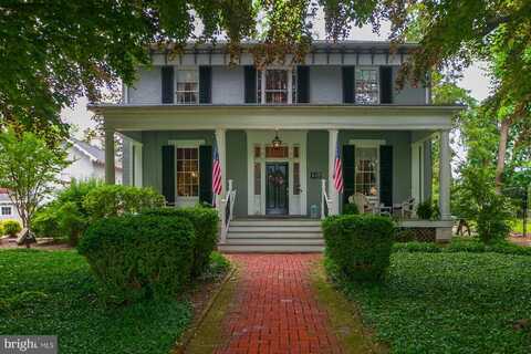 417 E WASHINGTON STREET, CHARLES TOWN, WV 25414