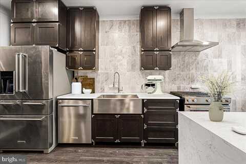 625 SLATERS LANE, ALEXANDRIA, VA 22314