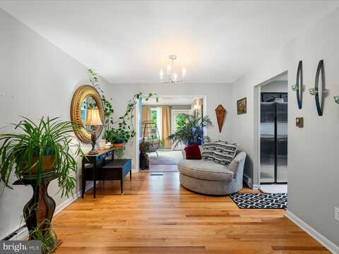 537 RIDGE ROAD S, MARTINSBURG, WV 25403