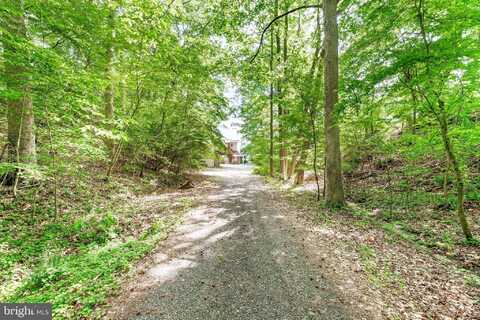 2037 INDIAN CIRCLE, Saint Leonard, MD 20685