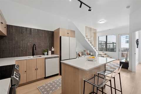 400 E Locust Street unit: 213, Des Moines, IA 50309