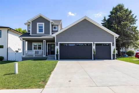 9622 NW 70th Avenue, Johnston, IA 50131