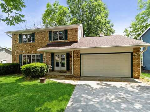 2100 Meadow Brook Drive, West Des Moines, IA 50265