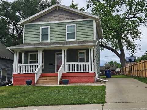 1096 Buchanan Street, Des Moines, IA 50316