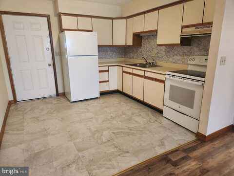 124 CHESTNUT STREET, KINGWOOD, WV 26537