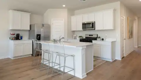 6101 GREEN MEADOWS LN, Oklahoma City, OK 73132