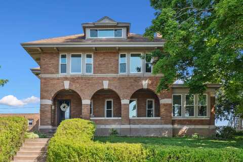 583 Fenelon, Dubuque, IA 52001