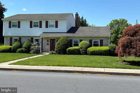 832 MARTIN AVENUE, EPHRATA, PA 17522
