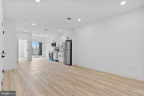 809 DIAMOND STREET, PHILADELPHIA, PA 19122