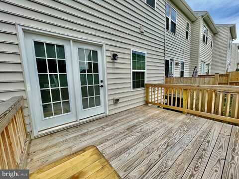 30 QUEBEC COURT, FALLING WATERS, WV 25419