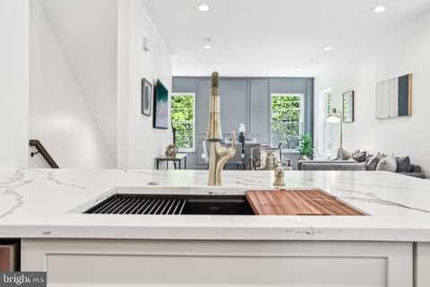 322 56TH STREET NE, WASHINGTON, DC 20019
