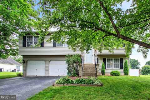 4 DOGWOOD DRIVE, WERNERSVILLE, PA 19565