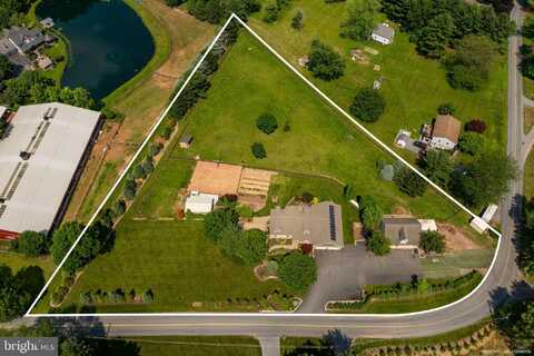 144 HORSE HAPPY ROAD, NEWMANSTOWN, PA 17073