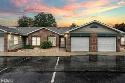 28 ABBEY COURT, CARLISLE, PA 17015