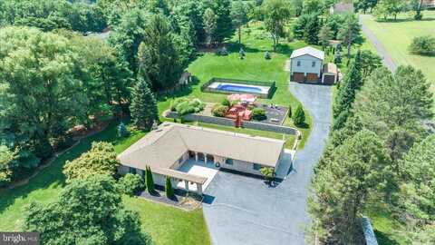 3088 SEISHOLTZVILLE ROAD, MACUNGIE, PA 18062