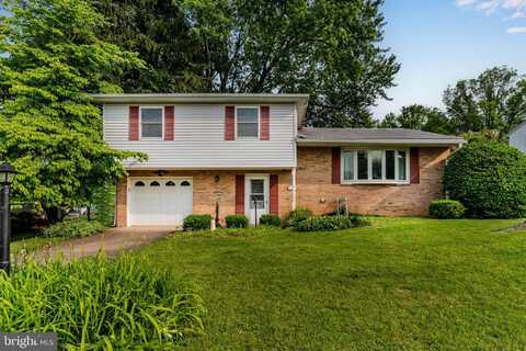 325 SOMERSET DRIVE, CAMP HILL, PA 17011