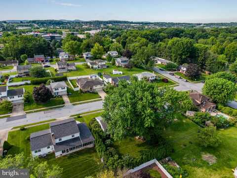 325 SOMERSET DRIVE, CAMP HILL, PA 17011