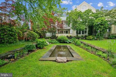 4 BARNES COURT, DOYLESTOWN, PA 18901