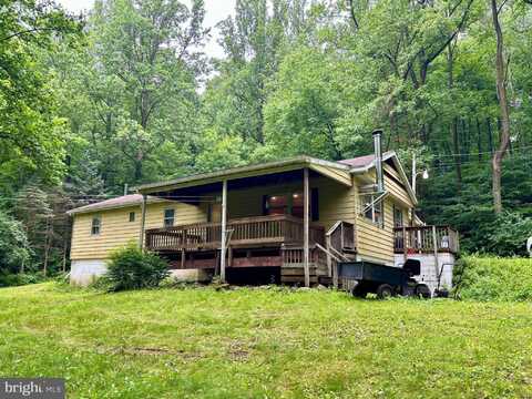 149 SMOKETOWN ROAD, MERTZTOWN, PA 19539