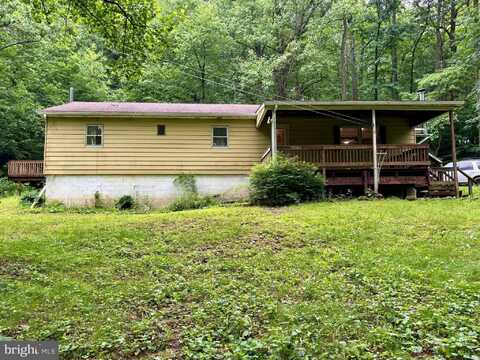 149 SMOKETOWN ROAD, MERTZTOWN, PA 19539