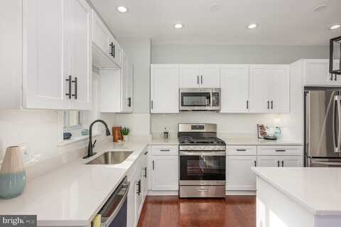 2621 E MONUMENT STREET, BALTIMORE, MD 21205
