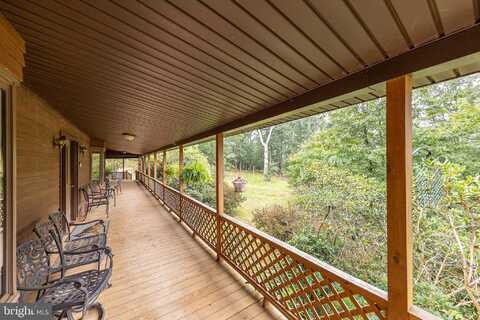 90 SHADE VALLEY ROAD, RIO, WV 26755