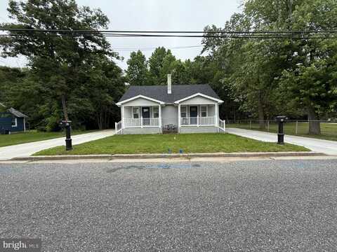 82 SIXTH AVENUE, CARNEYS POINT, NJ 08069