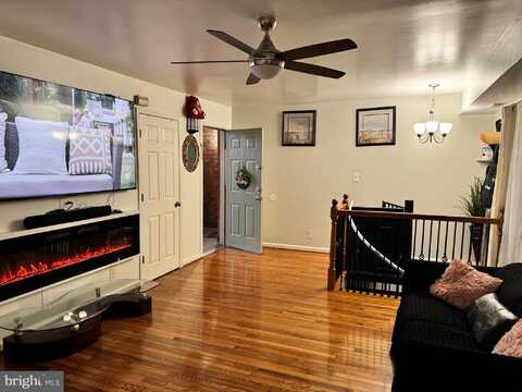 7512 HAWTHORNE, HYATTSVILLE, MD 20785