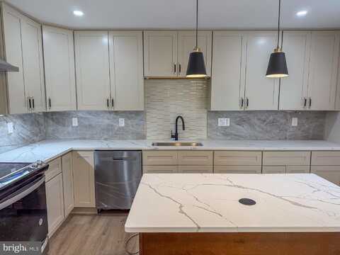 2503 AMBLING CIRCLE, CROFTON, MD 21114