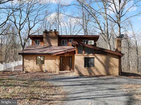 135 CARRIAGE COURT, BERKELEY SPRINGS, WV 25411