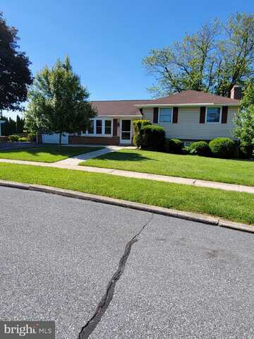 12 MORGAN CIRCLE, MORGANTOWN, PA 19543