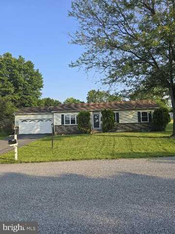 8 WHEATFIELD DRIVE, CARLISLE, PA 17015