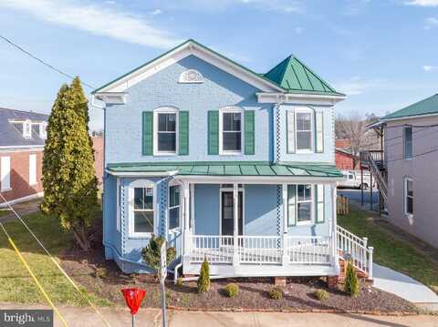 213 N GEORGE STREET, CHARLES TOWN, WV 25414