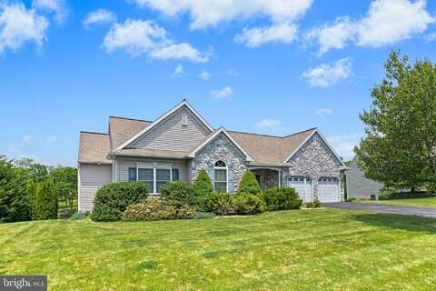 857 WATER EDGE COURT, LEBANON, PA 17046