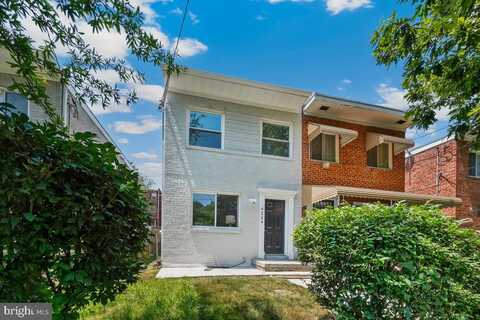 4224 SOUTHERN AVENUE SE, WASHINGTON, DC 20019