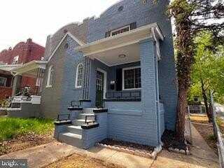 13 53RD PLACE SE, WASHINGTON, DC 20019