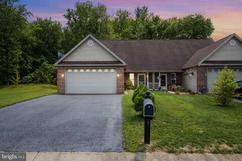 104 BEVERLY BOULEVARD, FAYETTEVILLE, PA 17222