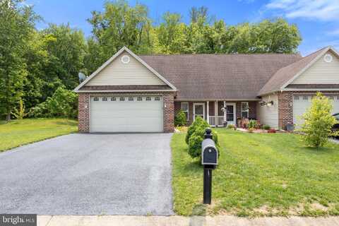 104 BEVERLY BOULEVARD, FAYETTEVILLE, PA 17222