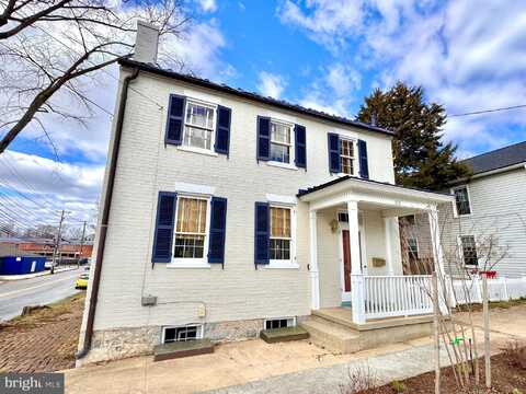 300 E LIBERTY STREET, CHARLES TOWN, WV 25414