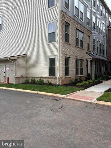 1013A MAYS LANE, MANASSAS PARK, VA 20111